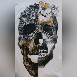 Boohoo Man, men's medium quadrant Skull and flowers graphic tee.